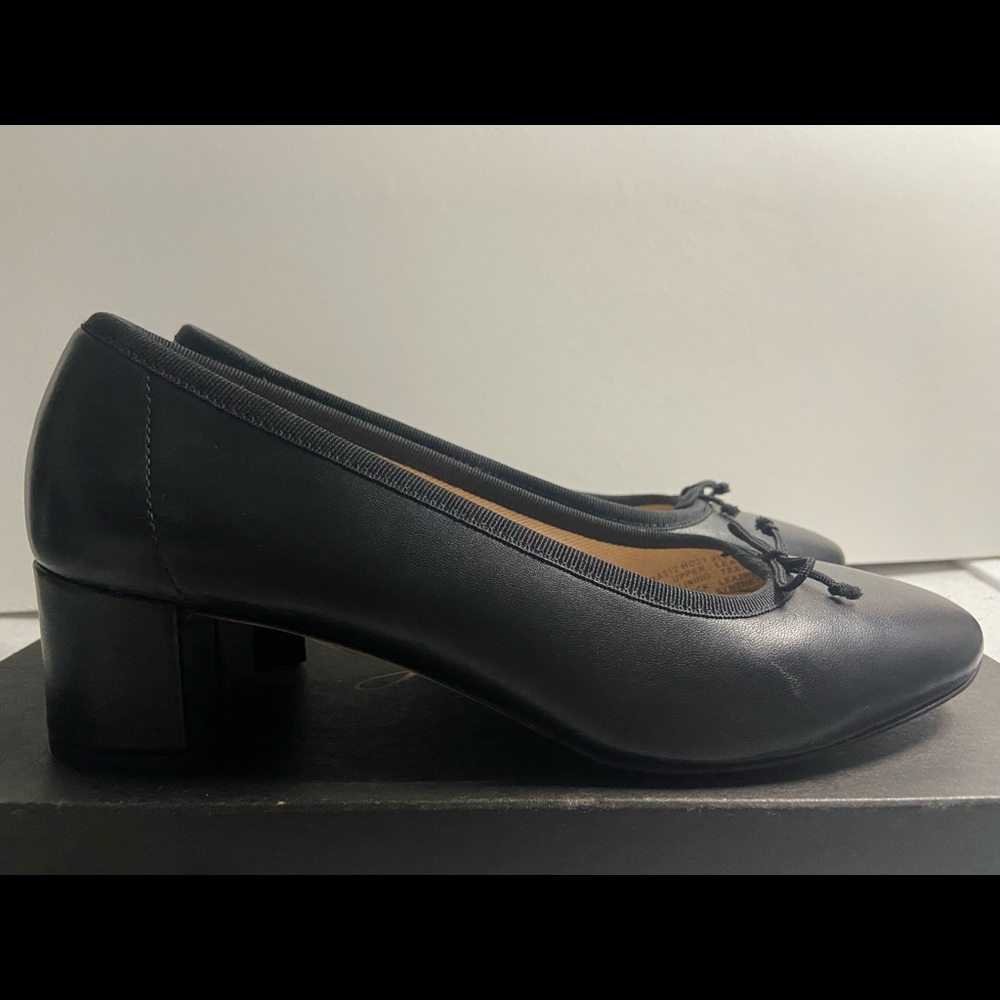 KATE BLOCK-HEEL BALLET PUMPS - J. CREW
Item BA512
Size: 8H MEDIUM
Color: BLACK
